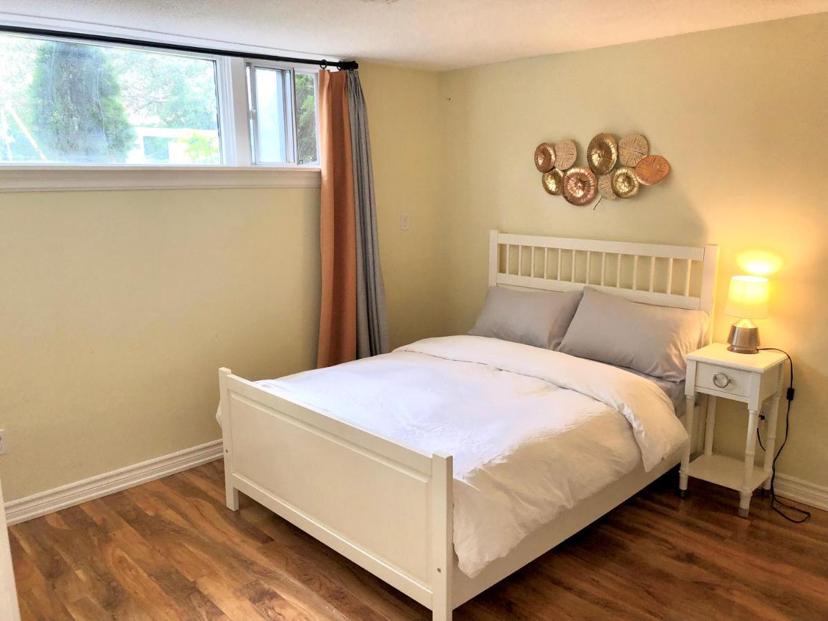 Cozy & Convenient 2-Bedroom Apartment With Private Entrance Торонто Экстерьер фото